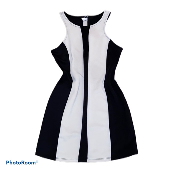 love J Dresses & Skirts - EUC Love J color block dress